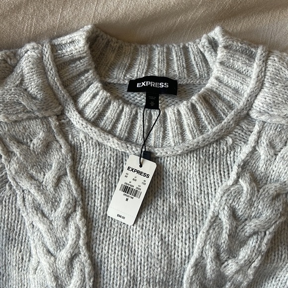NWT Express Sweater. Gray Color. Women’s size Medium - Picture 2 of 4